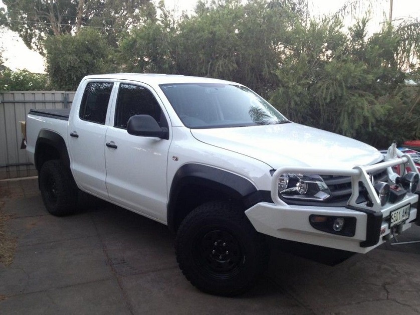 VW Amarok with painted bull bars.