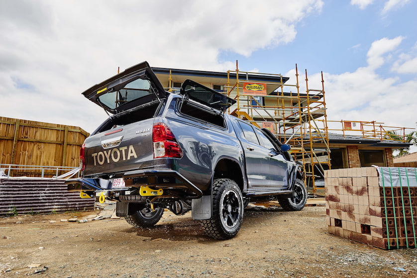 toyota hilux canopy