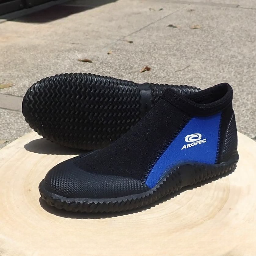 aropec-water-shoes