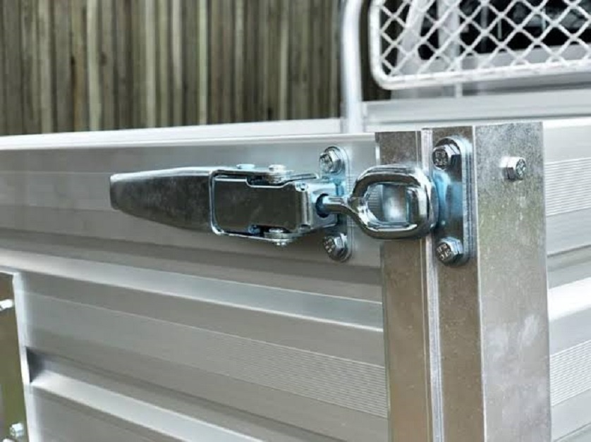 Over centre latch